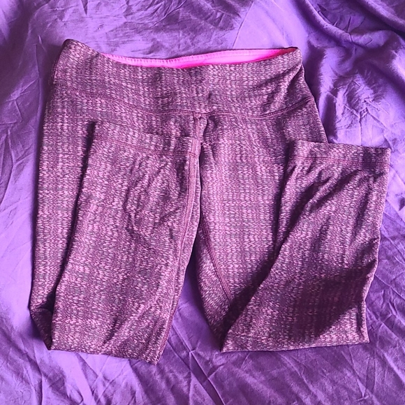 Lululemon Wunder Under Crop - Picture 4 of 5